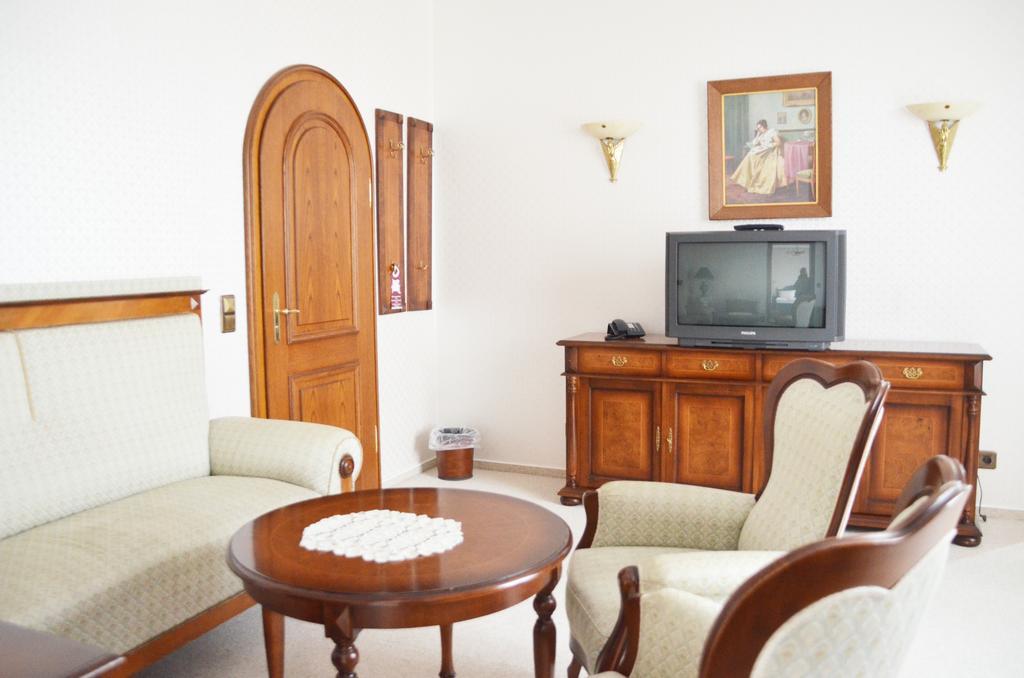 Hotel Alt-Karow Berlim Quarto foto